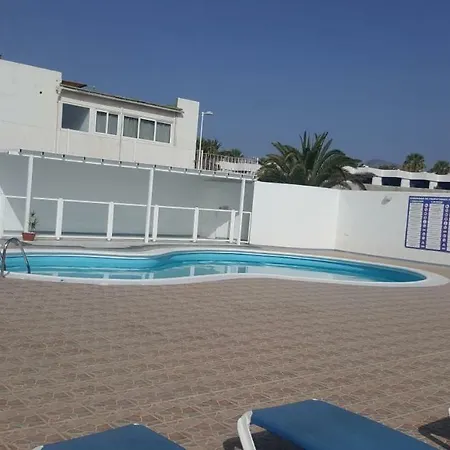 Vivienda Aries Apartment *